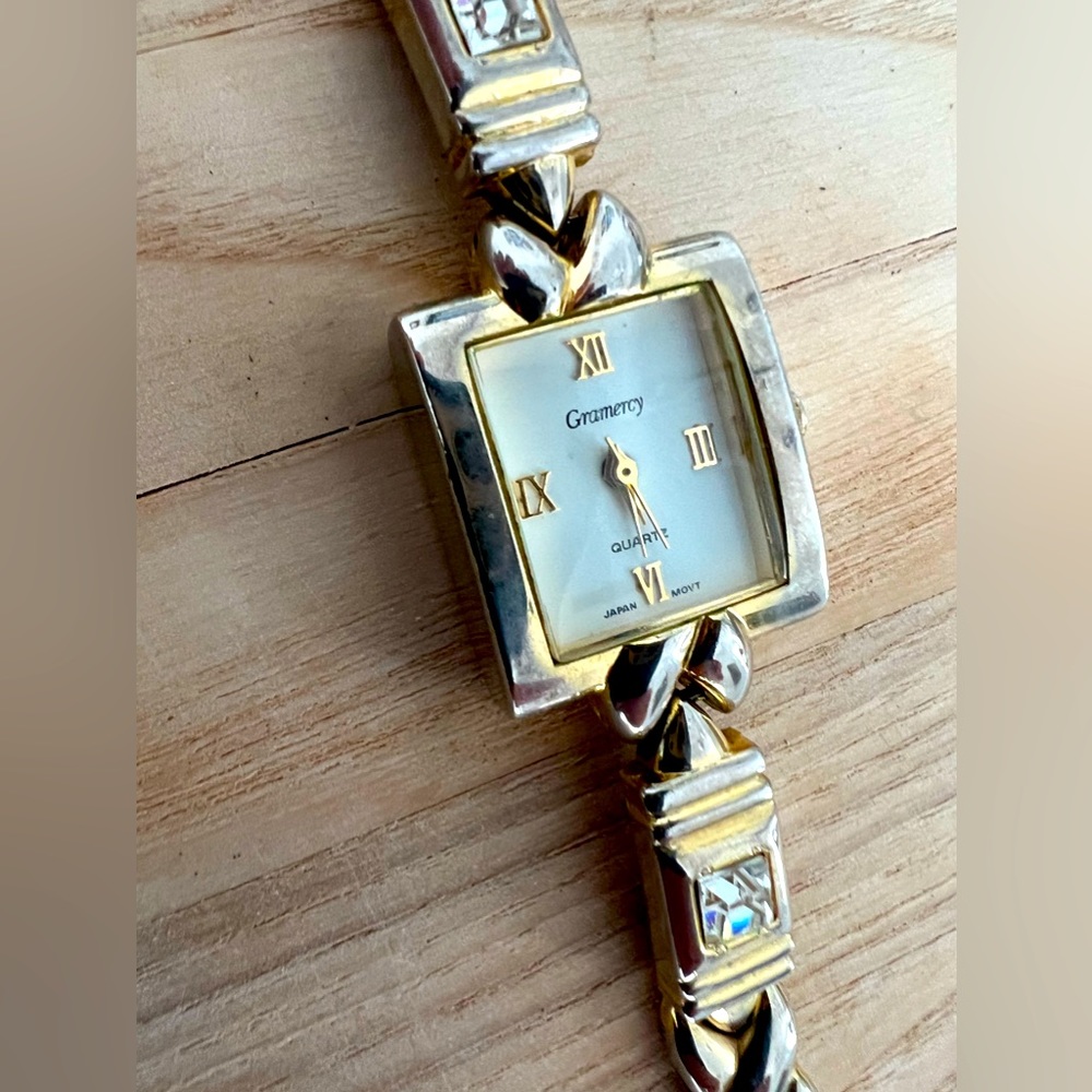 Gramercy Ladies Watch Vintage Two Tone Gold Tone Crystal Quartz Accutime